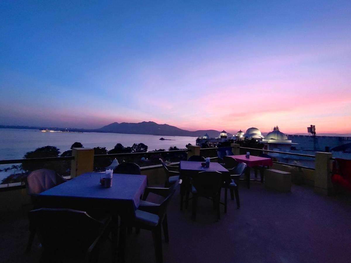 Hotel Lake Star Udaipur Exterior photo