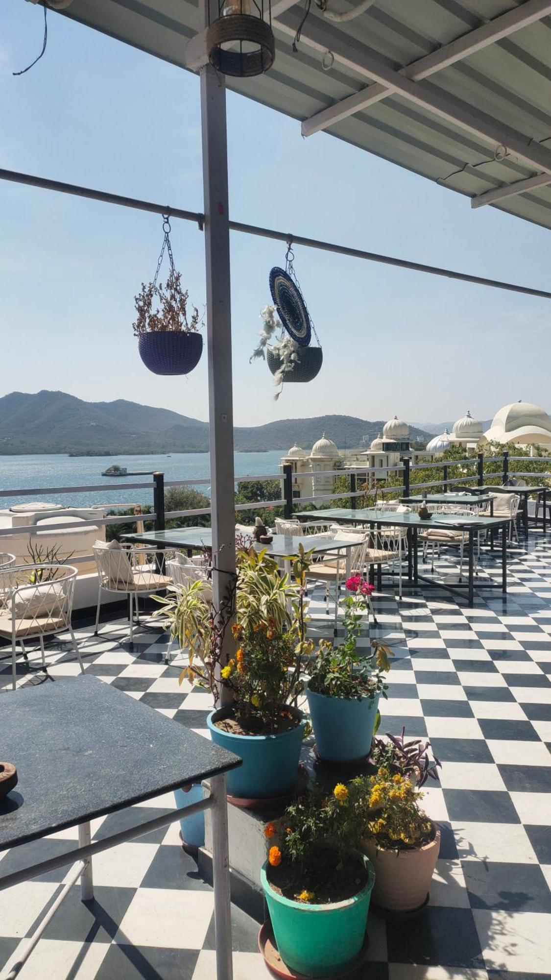 Hotel Lake Star Udaipur Exterior photo