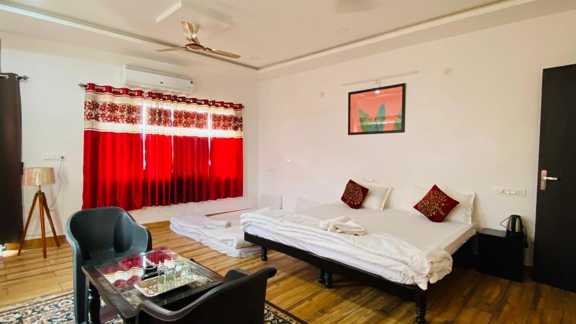 Hotel Lake Star Udaipur Exterior photo